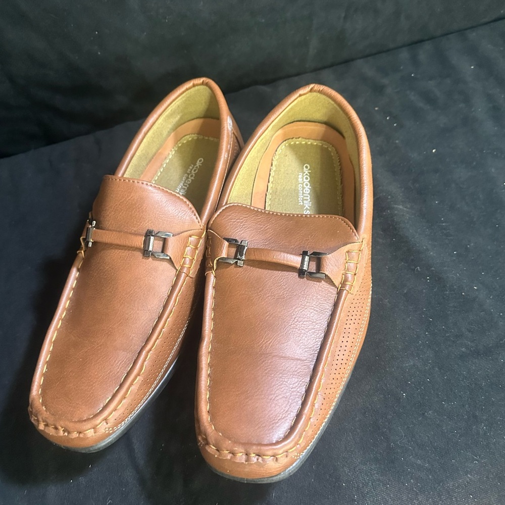 Men's Tan Leather Slip-On Loafers